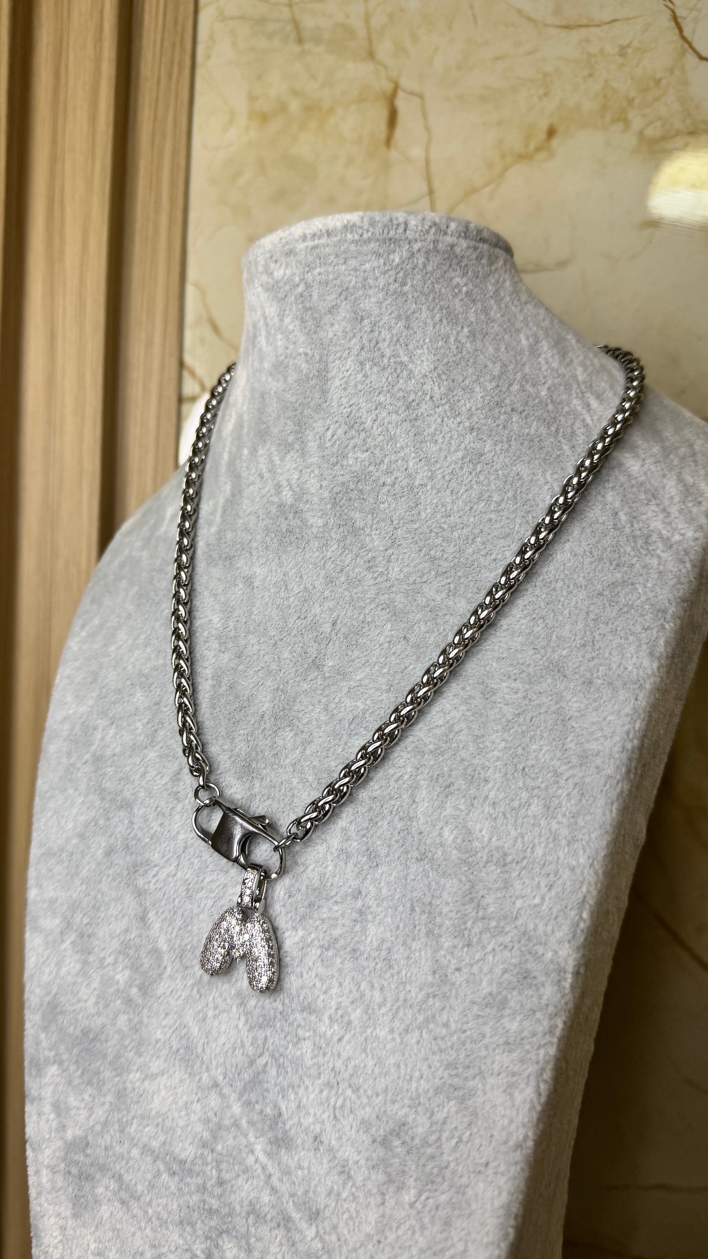 COLLANA INITIAL GLOW
